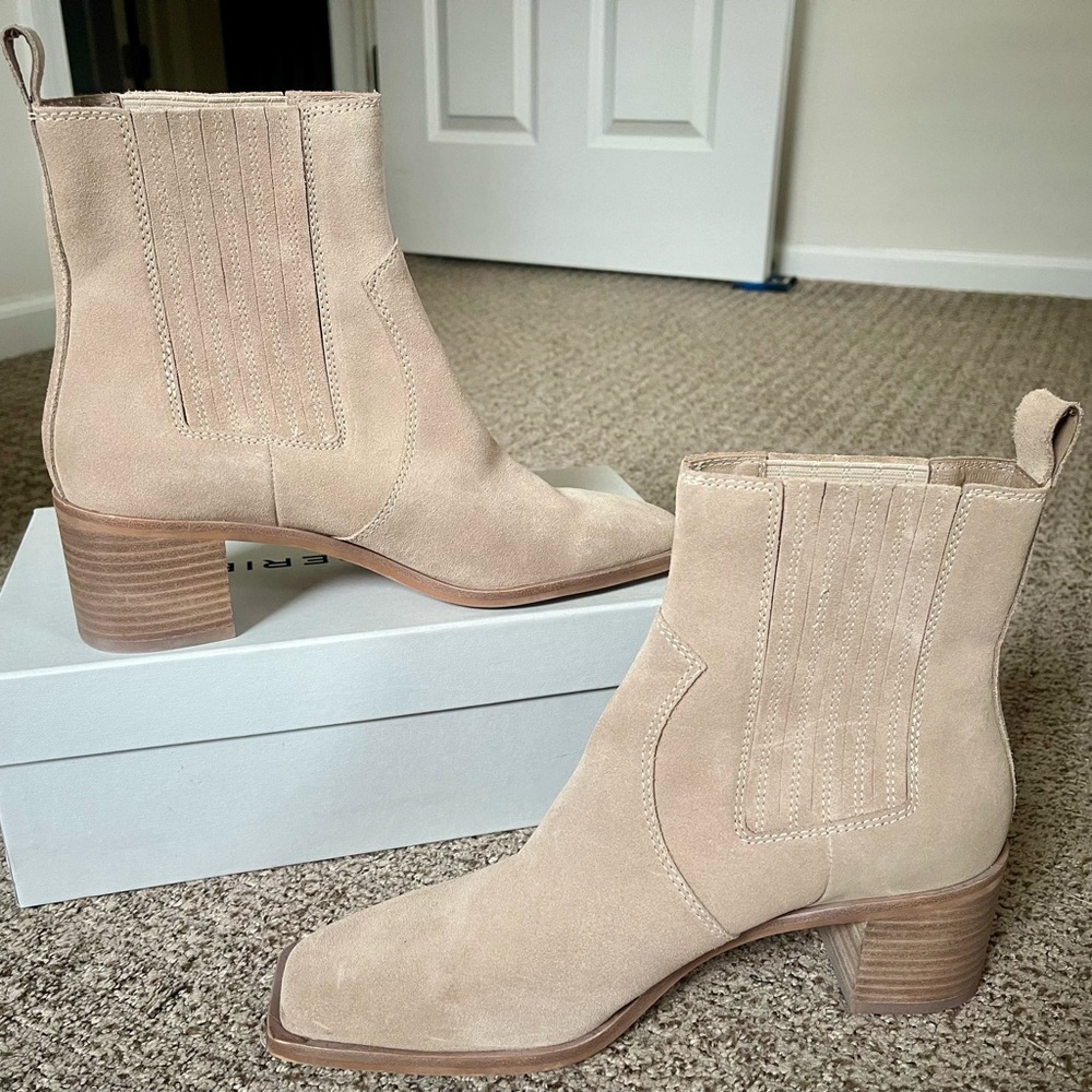 Dolce Vita ‘Irnie’ Snip-Toe Booties in Taupe sz. 11